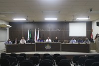 Câmara aprova projetos sobre saúde e orçamento e reforça defesa da Escola Zoroastro de Oliveira