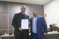 Câmara Municipal entrega Moção de Aplauso a Dom Pedro Cunha Cruz