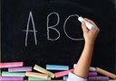 Indicação pede o estudo a viabilidade de conceder aos professores contratados da rede municipal de ensino a gratificação conhecida como ''pó de giz'' Indicação pede o estudo a viabilidade de conceder aos professores contratados da rede municipal de ensino a gratificação conhecida como ''pó de giz''