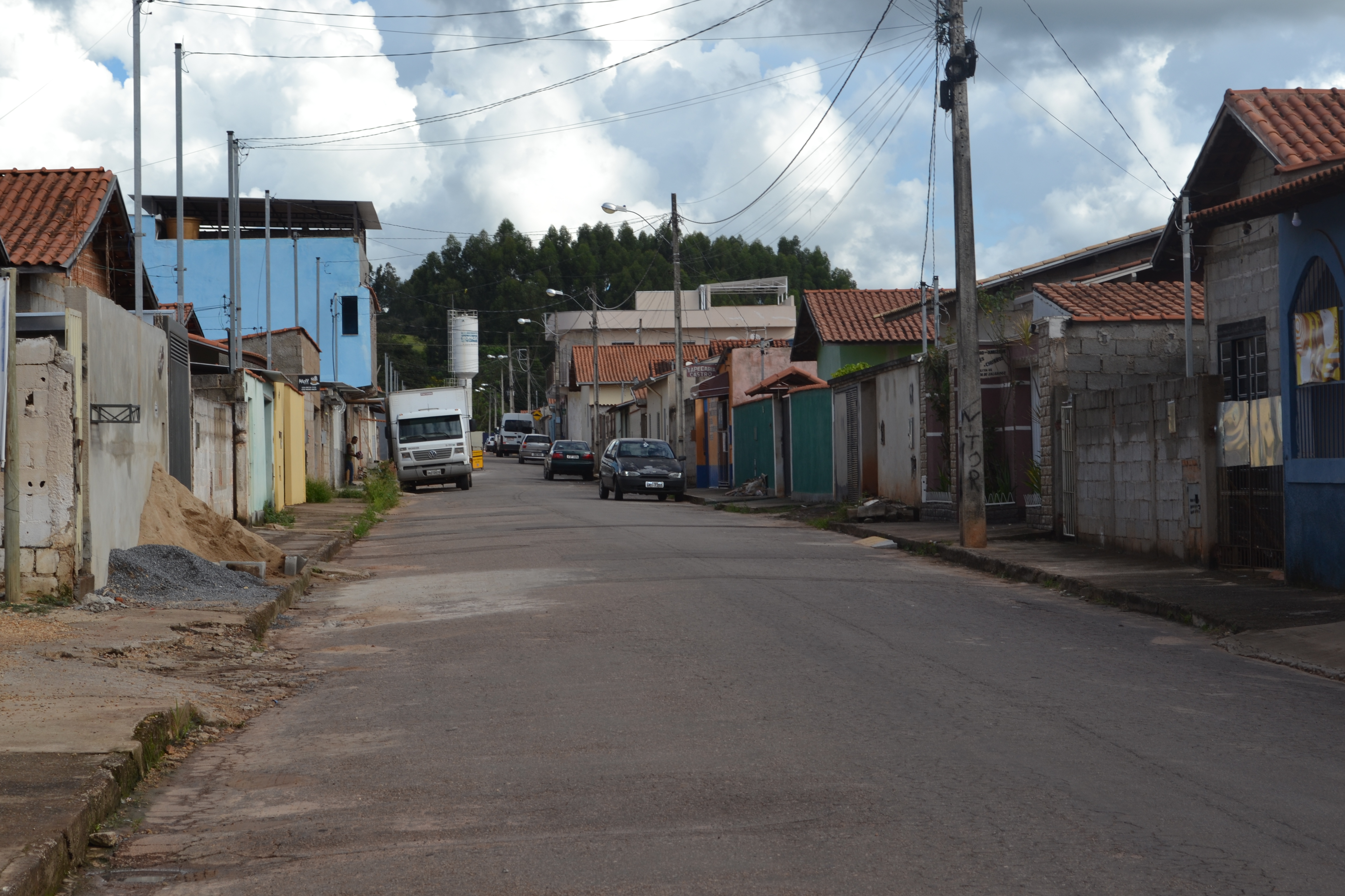 Indicação pede Sinalização e pintura dos redutores de velocidade e faixa de pedestres em todas as ruas dos bairros Santa Tereza e São Domingos 