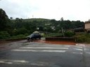 Indicação solicita estender o passeio às margens da Rodovia Vital Brazil, entre a ponte de Pedra da Rua Santa Cruz até o Bairro Estação Indicação solicita estender o passeio às margens da Rodovia Vital Brazil, entre a ponte de Pedra da Rua Santa Cruz até o Bairro Estação