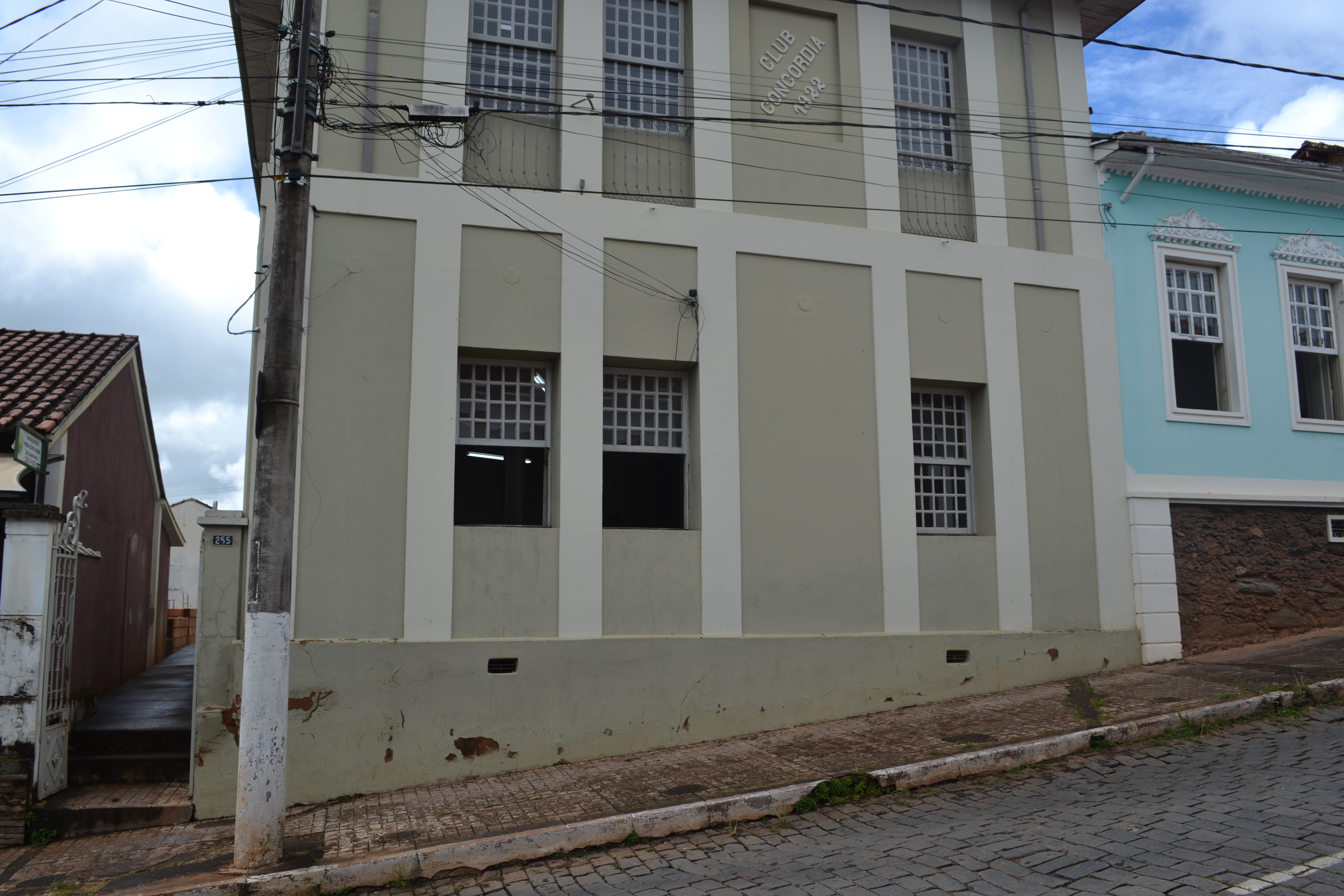 Indicação Solicita o estudo em instalar um OUTDOOR, sobre a Citricultura Campanhense na Rodovia Fernão Dias