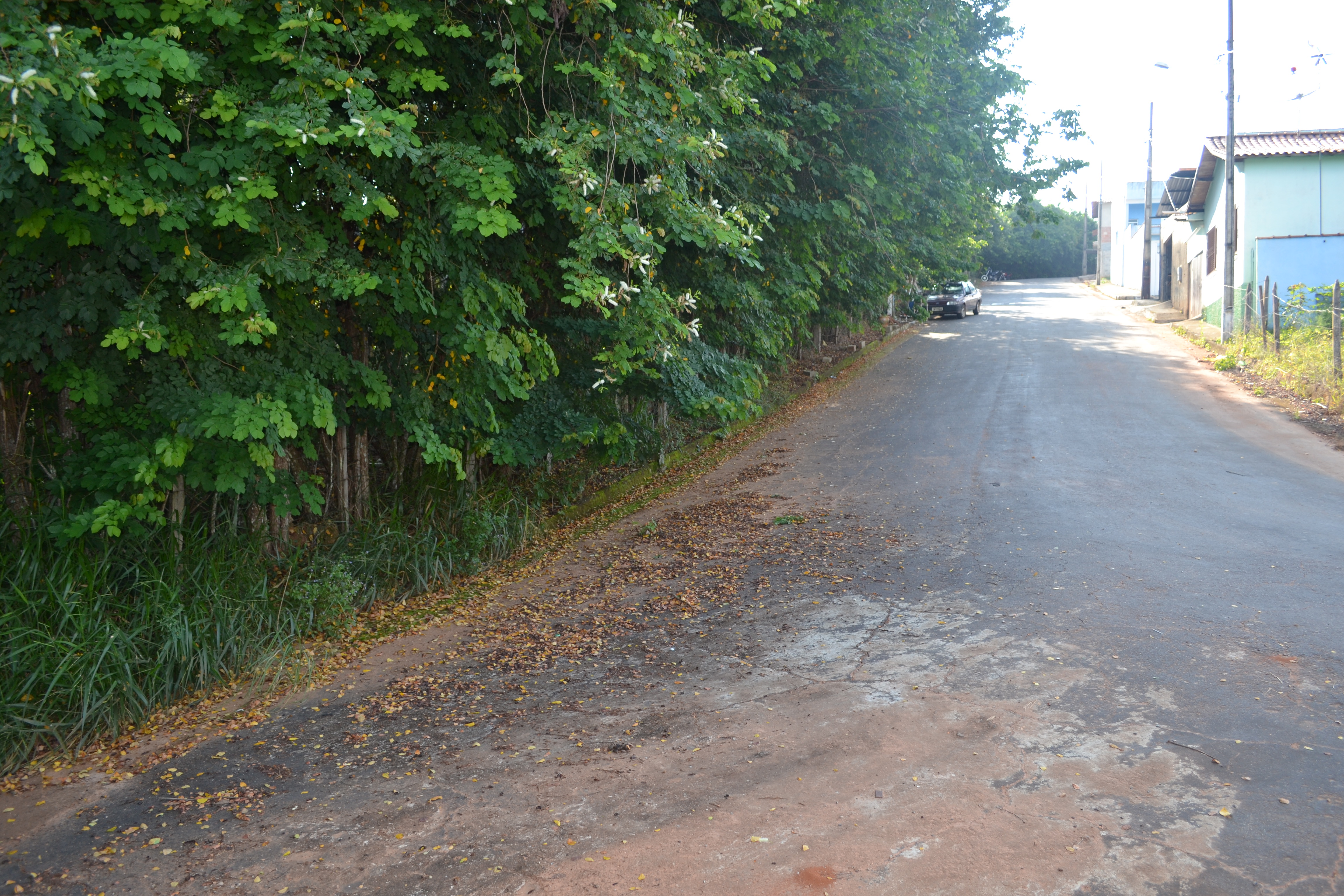 Indicação solicita providenciar a canalização da rede de captação da água pluvial da Rua Messias Dias Ayres, no Bairro Santa Tereza, no entorno do terreno da propriedade do sr. Jadyr