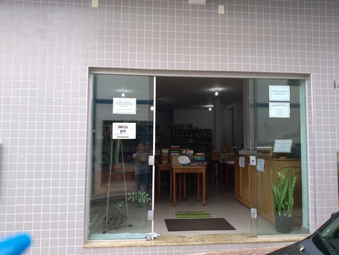Requerimento pede informação, com relação à Biblioteca Municipal Cônego Vítor