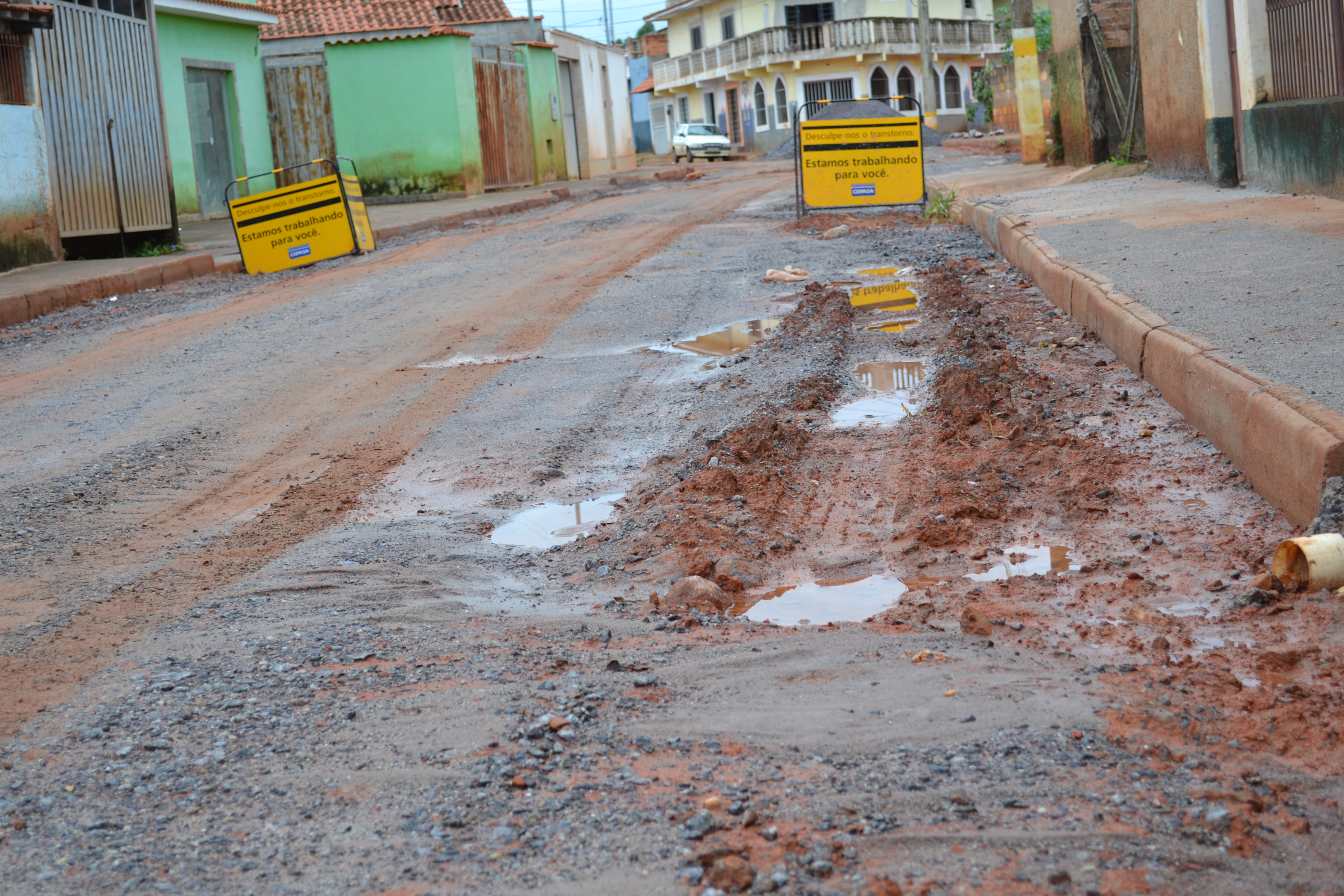 Requerimento Pede Informação do Prazo para o término das obras e Providências concretas tomadas com relação aos prejuízos de ordem material e emocional sofridos pelos moradores 