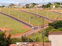 Requerimento solicita encaminhar cópia do projeto da rede de captação pluvial do Loteamento Chácara do Chá.